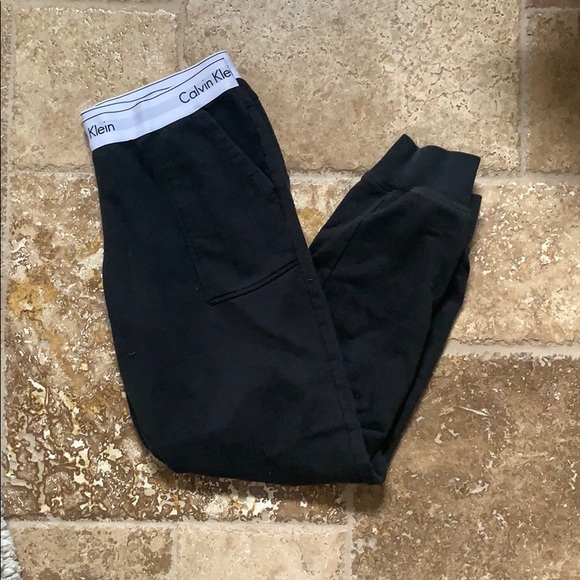 Calvin Klein Pants - Calvin Klein sweatpants